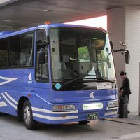 早朝５時台からホテル前からシャトルバスが発車します。