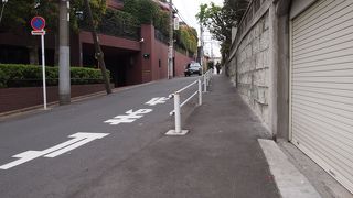 一本松から続く坂道