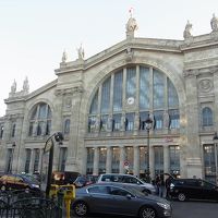 ホテルの外はパリ北駅