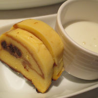 デザート　ヨーグルトとパンプディング