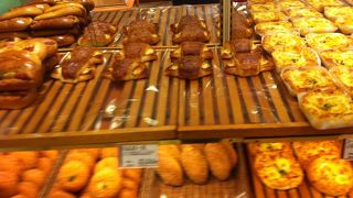 焼きたてパンを狙うといい