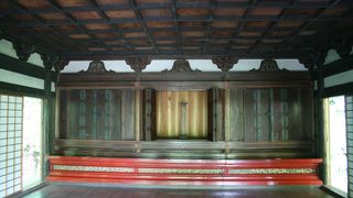 中は以外に広い