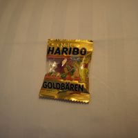 毎日枕の上にはグミ。同じものをお土産に購入しました。