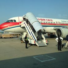 バスでターミナルに移動です。