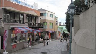 異人館でソフトクリームを販売