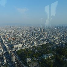 北西には六甲山