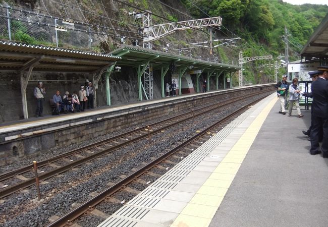 JR定光寺駅は通常は無人駅ですが、この日はイベントで駅員さんがいました