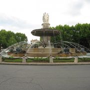 ジェネラル ド ゴール広場 　（Place du General de Gaulle）