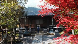 山間に佇む伝説とやすらぎのあるお寺