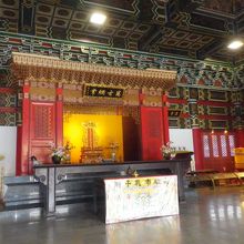 大成殿内に入ることが出来ます