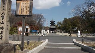 広大な敷地の有名寺院
