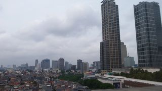 ホテルインドネシア　ケンピンスキから直結で行けるショッピングセンター