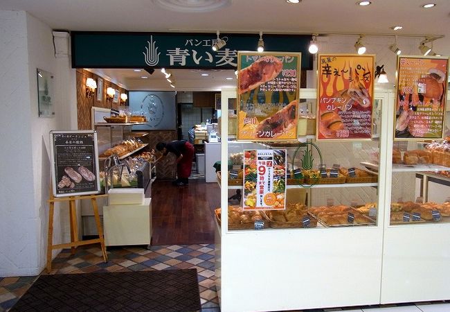 デパ地下にある便利なパン屋さんです。