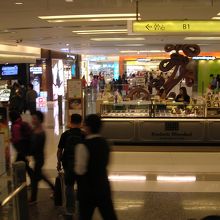 とある建物の中で