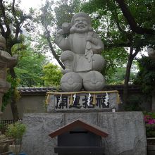 石造りとしては日本一のだいこく像として建立