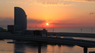 中心部からクルーズ船の停泊の港まではタクシーで約15分、１８ユーロ。