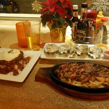 けっこうなボリュームのオーダーメニューが揃った。