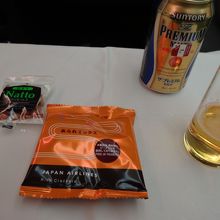 ビールは数種類から選べます。ドライ納豆は販売してるよ(笑)