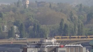 緑豊かな大きな島です！