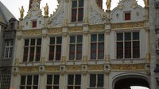 贅沢な暖炉がある