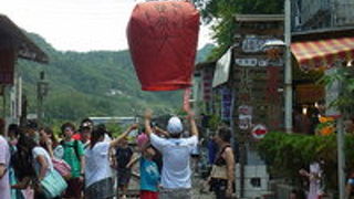 天燈上げ体験がお薦め