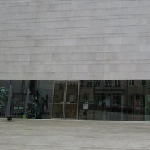 博物館の正面入り口