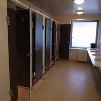 トイレと洗面、シャワーです