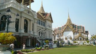 洋風とタイ風建築