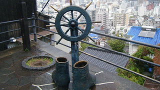 「ニーハイ」ではない