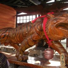 木彫りのねずねこ