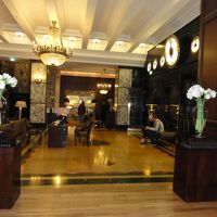 格調高いロビーラウンジ