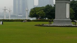 マカオからフェリーで香港到着時に見える公園