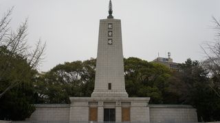 とても巨大な塔です