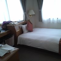 うーん狭いですね。