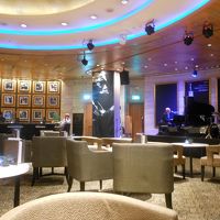 バー　リビングルーム