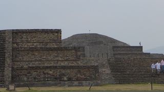 ケツァルコアトルの神殿の入場時間に注意