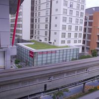 ゆいレール壺川駅ホームから。見えてます。