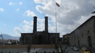 エルズルムの象徴だが