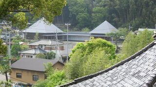 仏像群も展示の仕方も秀逸な美術館