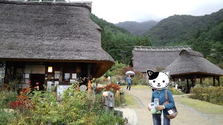 茅葺きの集落に日本の原風景を見る