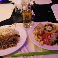 夕食もバイキング。