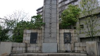 維新十傑の一人の大村益次郎をしのんで建てられました