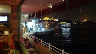 釣りをしている人がたくさん！