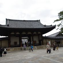法隆寺の正門と言える国宝南大門