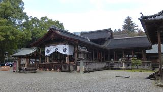 土佐神社 --- 「土佐一宮」です。国重文の建物もいっぱい。