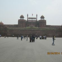 レッドフォートのレッドがわかりますか。