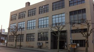 小樽ゆかりの作家の著作や文芸誌・原稿・書簡などを収蔵・展示