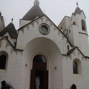 トゥルッリの教会です。