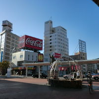 ロータリーからみたホテル（左側）