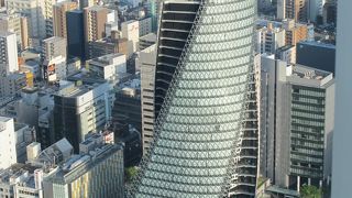 スイーツパラダイス、サイゼリア、丸亀製麺が入っています。